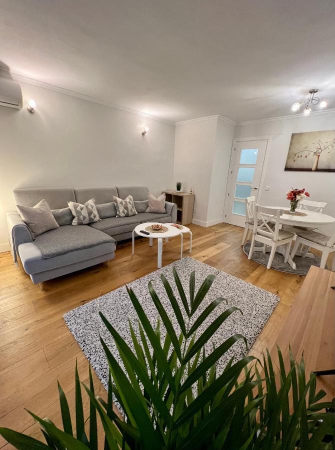 Apartamentos Prestige Suites Malaga III エクステリア 写真
